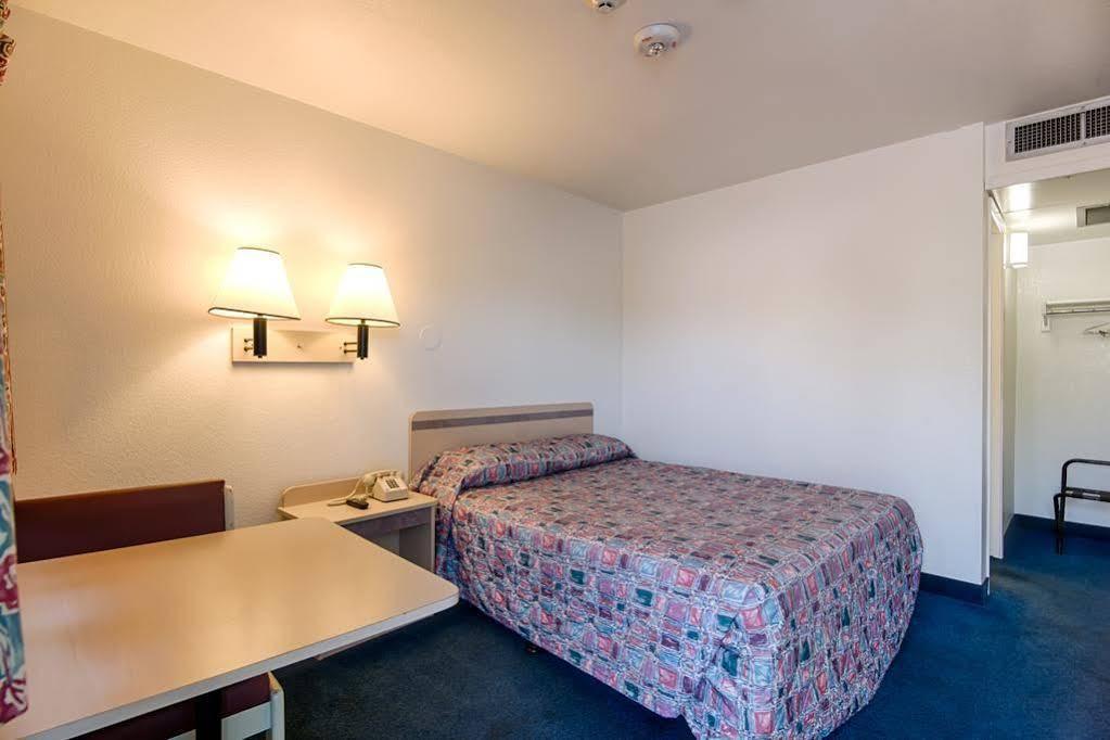 Motel 6-Elko, Nv Eksteriør bilde